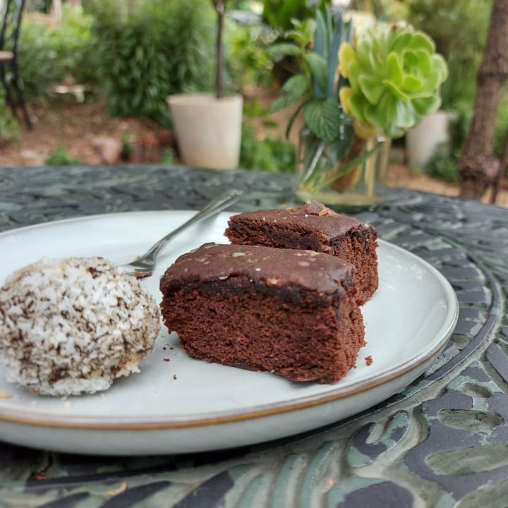 photo of Earth Deli Brownies shared by @lizadewet on  11 Dec 2020 - review