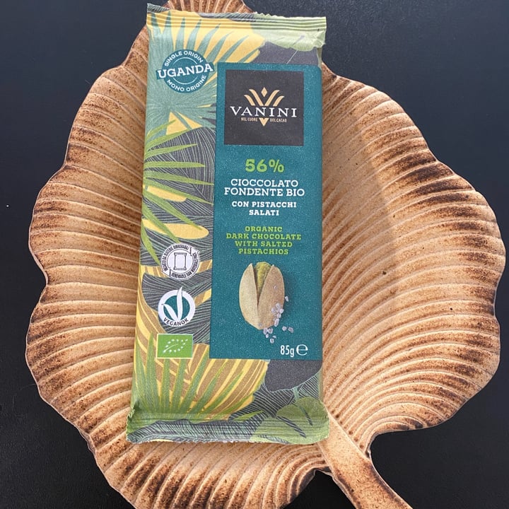 review photo of Vanini Cioccolato fondente bio con pistacchi salati shared by @barbarabeltrqmini on 13 Oct 2022 - review