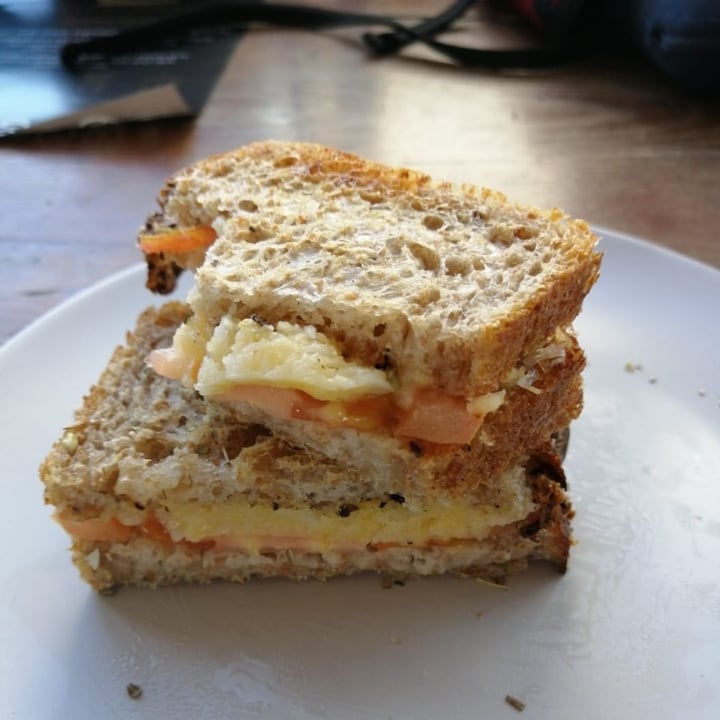 photo of Earth Deli Cheese & tomato toastie shared by @mrsvegan3a on  08 Sep 2020 - review