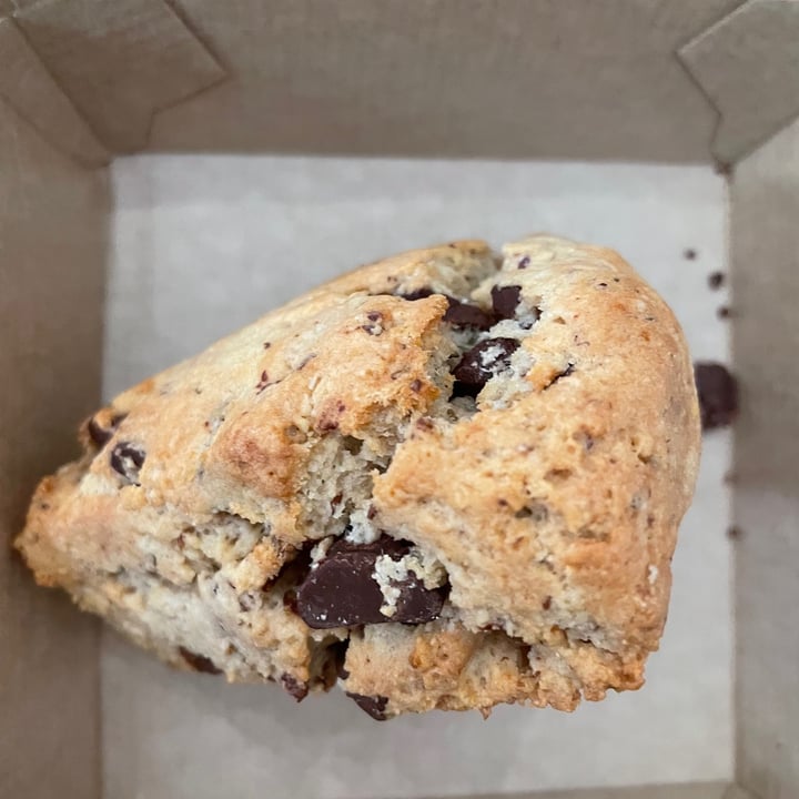 photo of Root2RiseNY Chocolate scone shared by @janetisvegan on  20 Feb 2022 - review