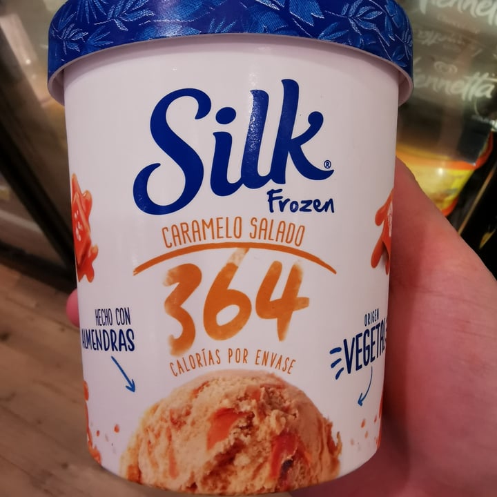 photo of Silk Helado Silk Frozen Caramelo Salado shared by @erimch on  28 Apr 2020 - review