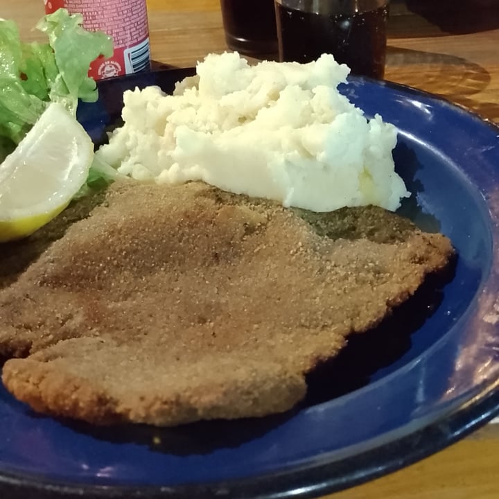 photo of Juanes Milanesa De Seitán Con Guarnición shared by @rocha2020 on  28 Aug 2021 - review