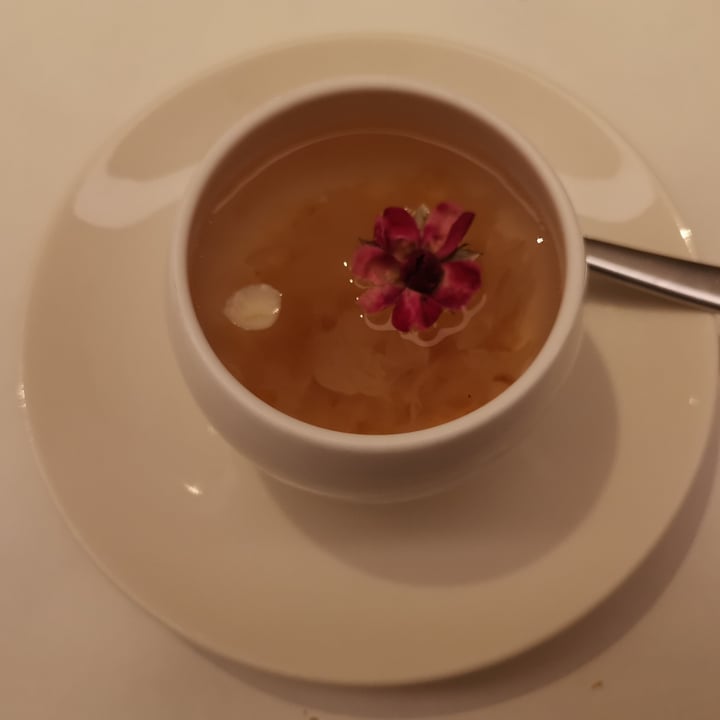 review photo of SUFOOD Singapore Peach Gum Dessert shared by @halystone on 27 Oct 2020 - review