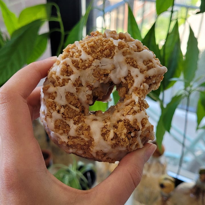 photo of Beacon Doughnuts Cinnamon Coffee Cake shared by @yourfriendjen on  26 Jun 2022 - review