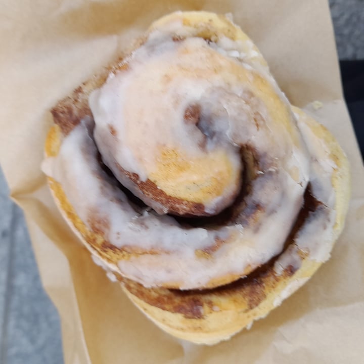 photo of Boneshaker Doughnuts Cinnamon Roll shared by @alice50 on  09 Aug 2022 - review