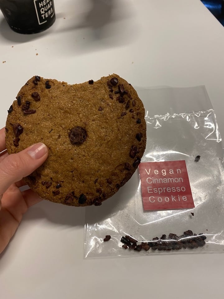 review photo of HeladoDude HeadQuarters Vegan Cinnamon Espresso Cookie shared by @marianamartineze on 04 Jan 2020 - review