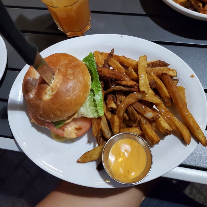 photo of MeeT in Gastown Angry Burg shared by @flycrayon on  23 Aug 2021 - review