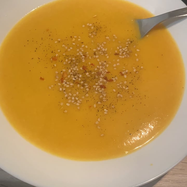 photo of Dimmidisi Le zuppe fresche Vellutata Di Zucca E Carote shared by @holoceneperth on  20 Aug 2022 - review