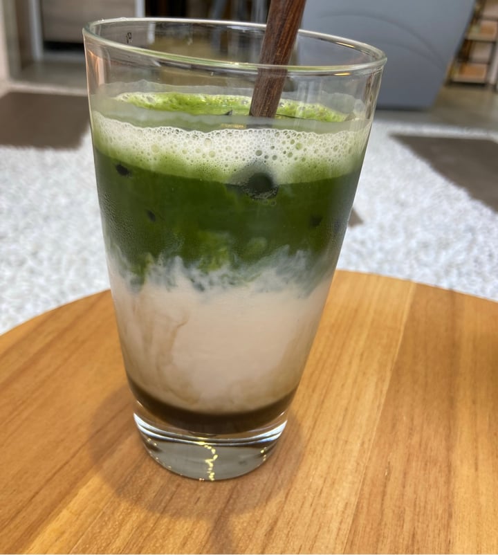 photo of Hvala Matcha Hojicha Latte (with oat milk) shared by @misssedgwick on  10 Aug 2020 - review
