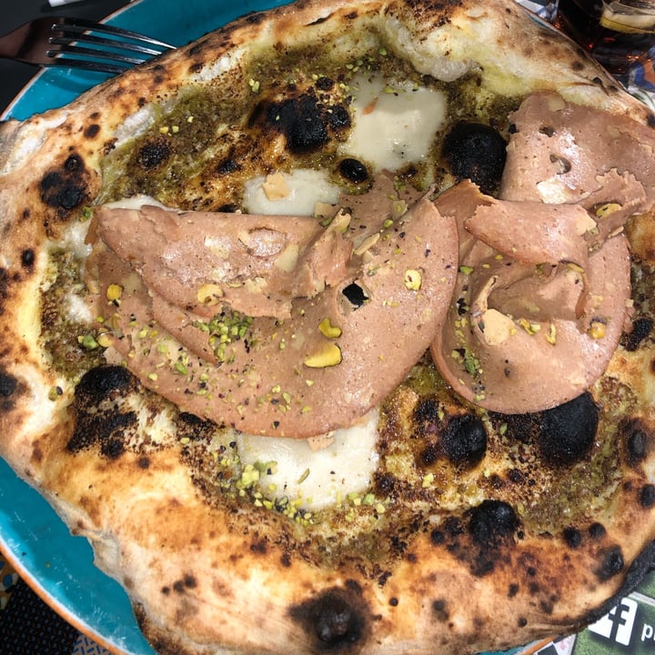photo of Pizzeria Assaje Udine Pistacchio E Mortadella Vegana shared by @zzzen on  13 Aug 2022 - review