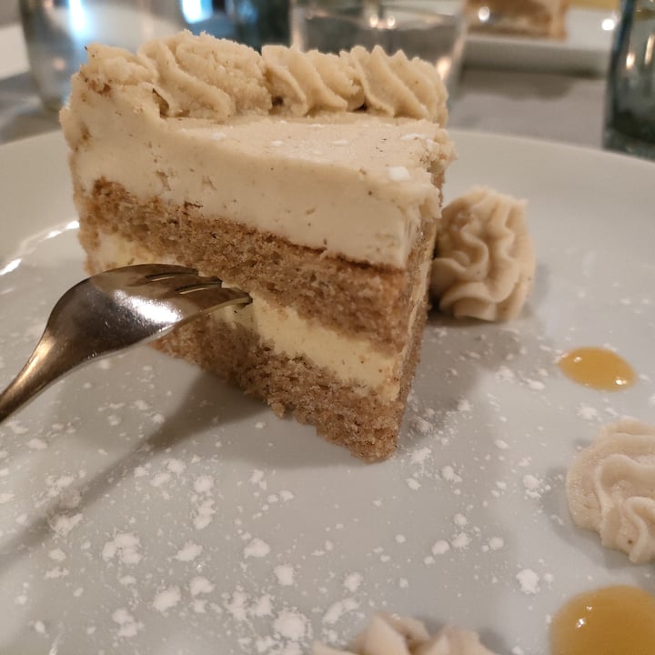 review photo of Ristorante Vegano Biologico La Lanterna Torta al cioccolato bianco e mandorle shared by @blag on 11 Mar 2022 - review