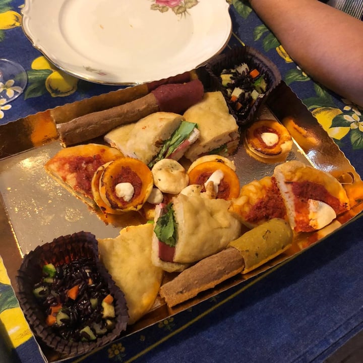 photo of 4 Amici Box aperitivo shared by @susannabije on  26 Apr 2022 - review