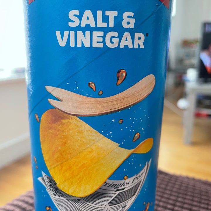 photo of Pringles Salt & Vinegar shared by @lullast on  17 Jun 2022 - review