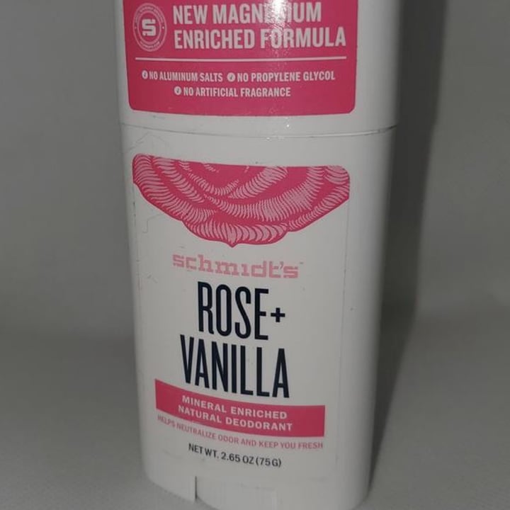 review photo of Schmidt's Rose + Vanilla Deodorant stick shared by @nissg on 24 Nov 2020 - review