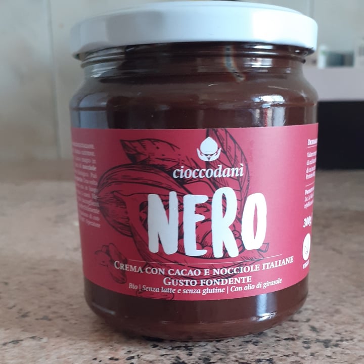 photo of Cioccodanì Crema cioccolata fondente shared by @danivegmmb on  02 Apr 2021 - review