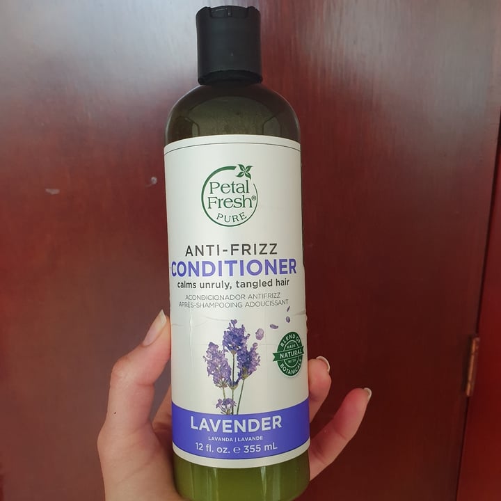 photo of Petal fresh  Acondicionador Antifrizz Lavanda shared by @marianahorta on  11 Mar 2022 - review