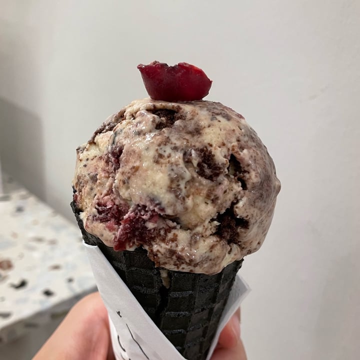 photo of Kind Kones Paragon Black forest shared by @chroe on  07 Feb 2022 - review