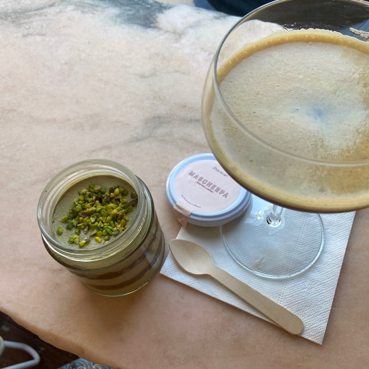 photo of Mascherpa tiramisù + coffee Tiramisù vegano al pistacchio shared by @alessiarondo on  14 Jul 2022 - review