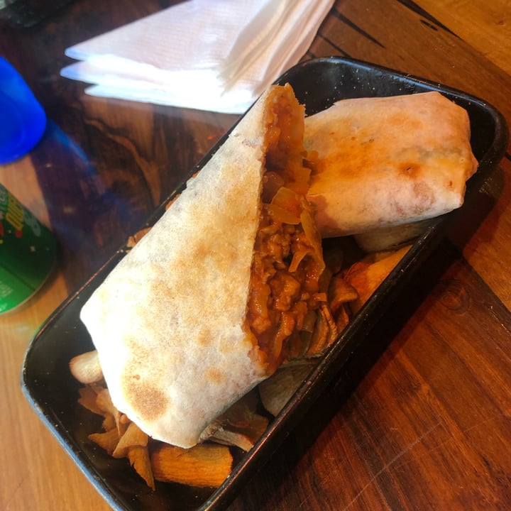 photo of Williamsburg Beyond meat burrito shared by @catabuffarini on  01 Aug 2022 - review