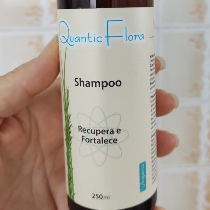photo of Quantic flora shampoo - Recupera E Fortalece shared by @mariapires on  04 May 2022 - review