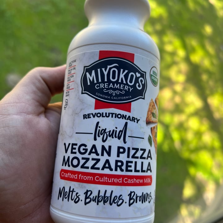 review photo of Miyoko's Creamery Liquid Vegan Pizza Mozzarella shared by @halfsight on 21 Mar 2022 - review