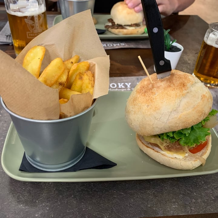 review photo of Smoky Jo Restaurant veggy classic burger shared by @kiara1708 on 07 Jul 2022 - review