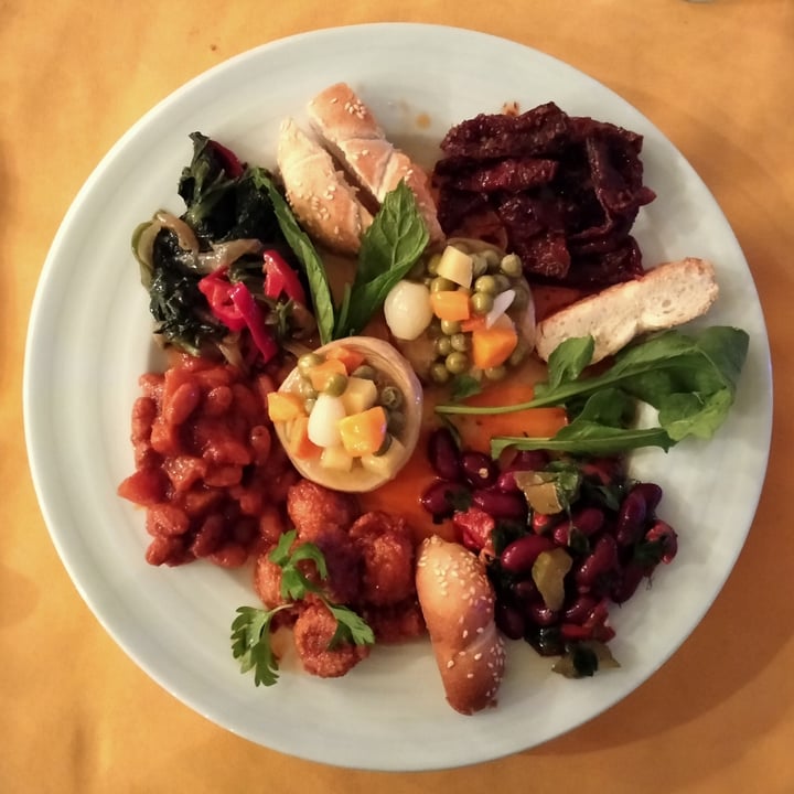 photo of Mara Rum Meyhanesi Mixed Vegan Plate shared by @joolio on  27 May 2022 - review