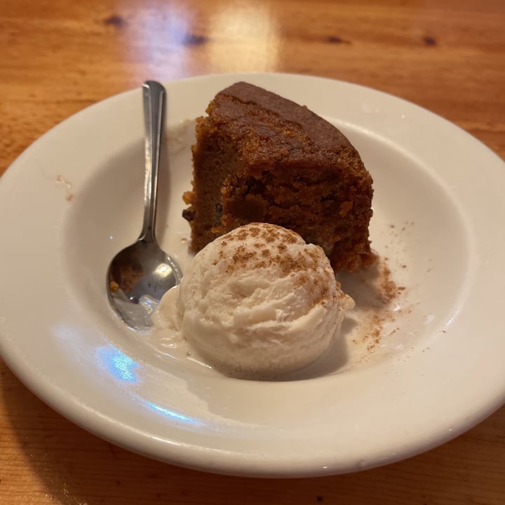 photo of Vertical Diner Carrot Cake shared by @hahagiggles on  31 Aug 2021 - review