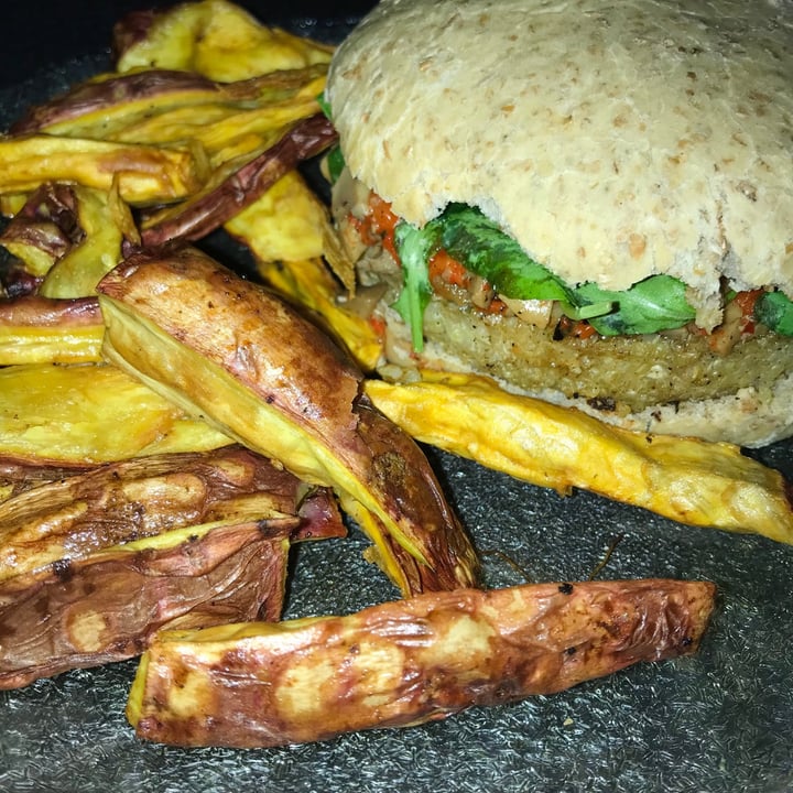 photo of Viri Burger Hamburguesa vegana shared by @goveggy on  10 Jul 2021 - review