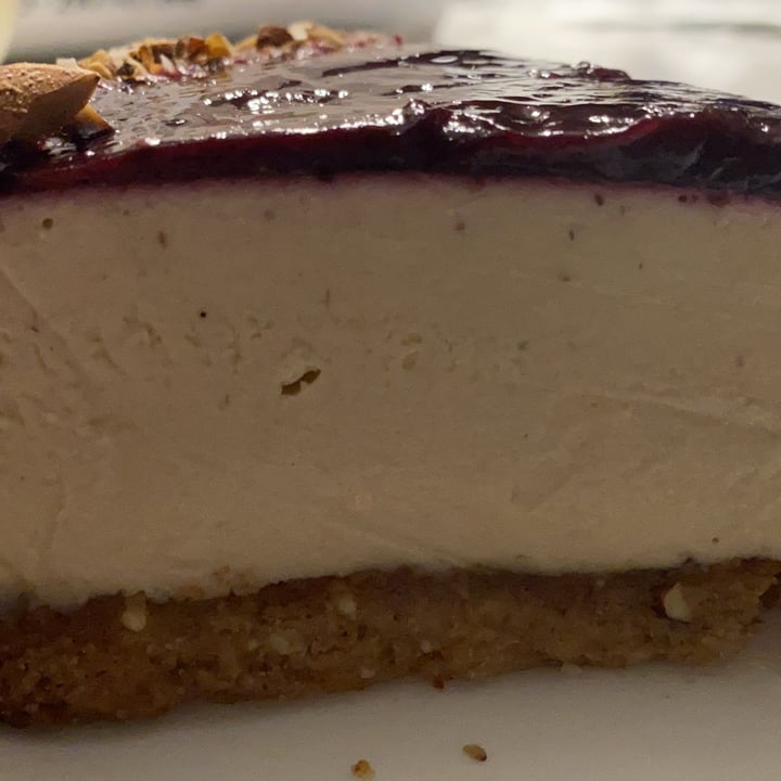photo of Isla vegana Cheese cake de frutos rojos shared by @celis on  13 Sep 2021 - review