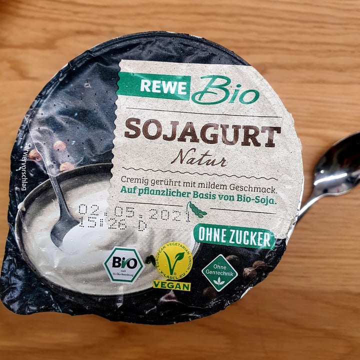 photo of Rewe Bio Sojajoghurt Natur shared by @jeanneloani on  01 Apr 2021 - review