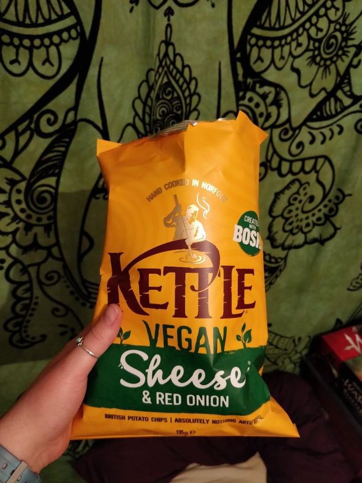 photo of Kettle Vegan Sheese & Red Onion shared by @nichobutt on  13 Feb 2020 - review