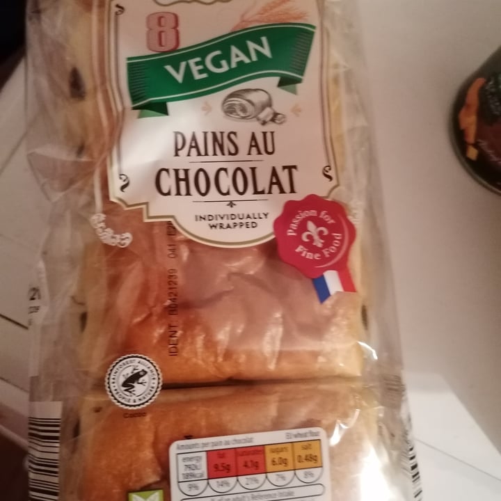 photo of Bon Appétit! Vegan Pains Au Chocolat shared by @melgibs on  20 Sep 2021 - review