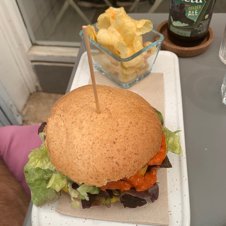 photo of Umami Good Food Hamburguesa yummy shared by @lamaryvegana on  27 Jul 2021 - review