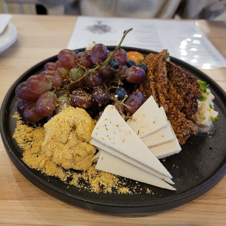 photo of Greenhouse Canteen and Bar Grandview Cheese Plate shared by @lizmaselli on  17 Jan 2022 - review