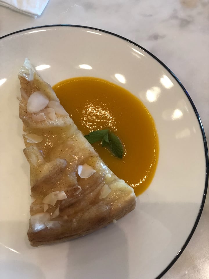 photo of PizzaExpress Vegan Apple Tart shared by @alyrauff on  06 Mar 2019 - review