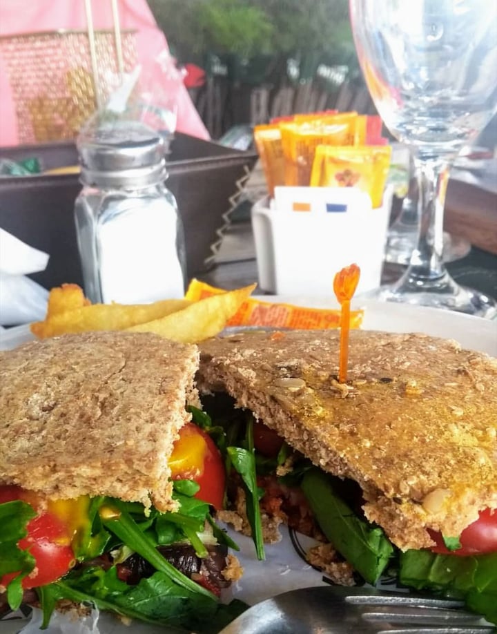photo of Henry Cook Sandwich Veggie shared by @sofiamar on  30 Sep 2019 - review