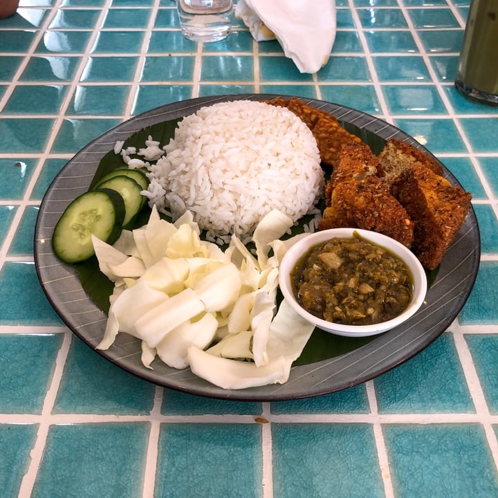 photo of The Vegan Place (Hartamas) Nasi Ayam Geprek shared by @m1tch9i on  22 Sep 2022 - review
