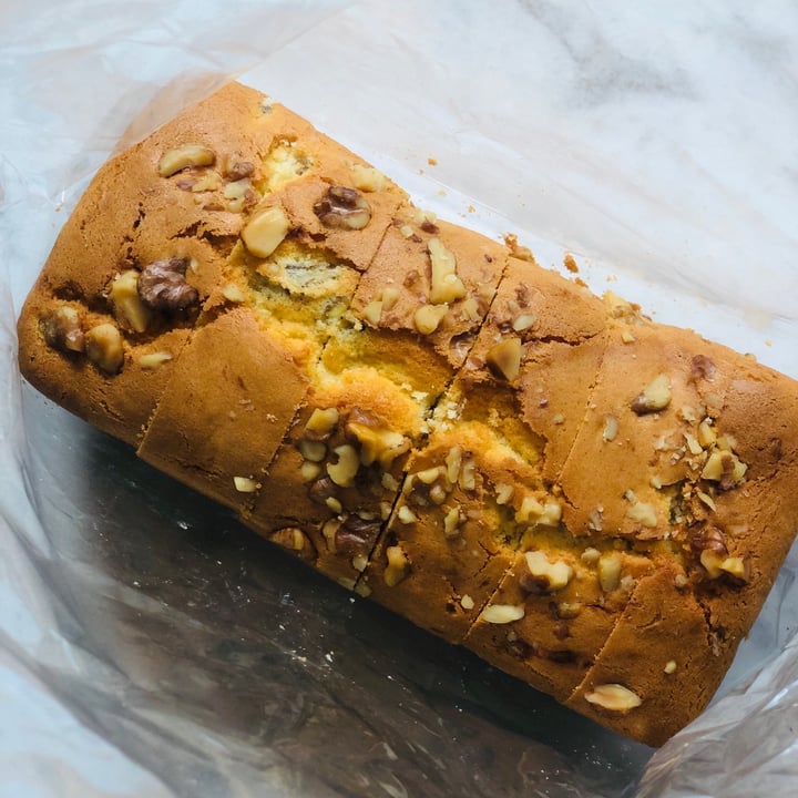 photo of M Bakery Walnut Banana Pound Cake shared by @consciouscookieee on  30 Jan 2021 - review