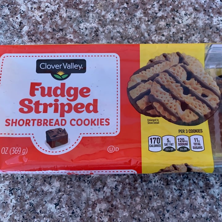 photo of Clover Valley Fudge Striped Shortbread Cookies shared by @allhess on  13 Mar 2021 - review