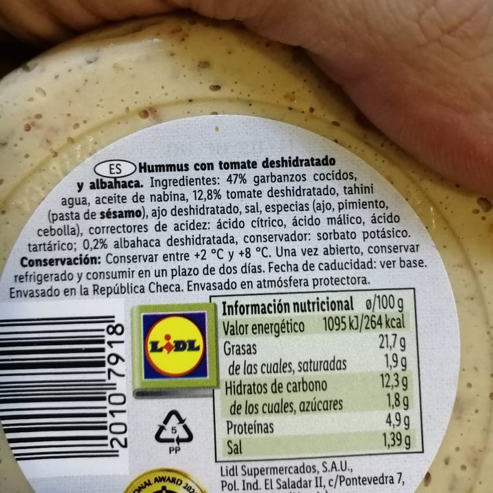 review photo of Chef Select Hummus Tomate y Albahaca shared by @sebasdrago12 on 26 Sep 2020 - review