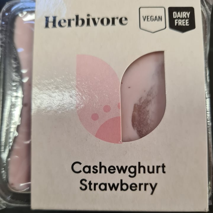 photo of Herbivore Cashewghurt Strawberry shared by @veronicagroen on  09 Oct 2022 - review