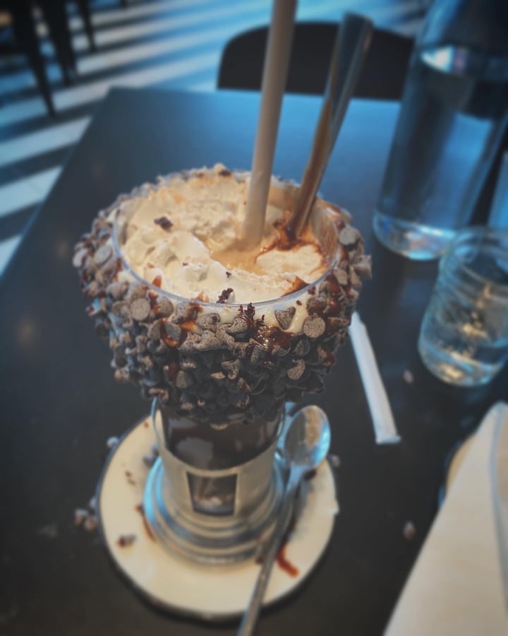 photo of Black Tap Singapore Vegan Black & White Cakeshake shared by @mags21 on  14 Mar 2020 - review