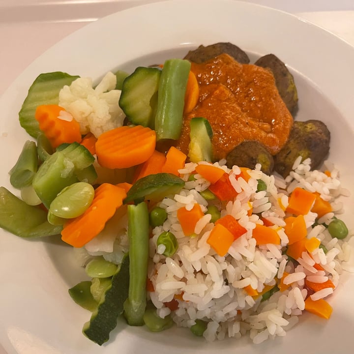 review photo of IKEA Restaurant Vegetable Balls shared by @veganpetite on 02 Mar 2022 - review