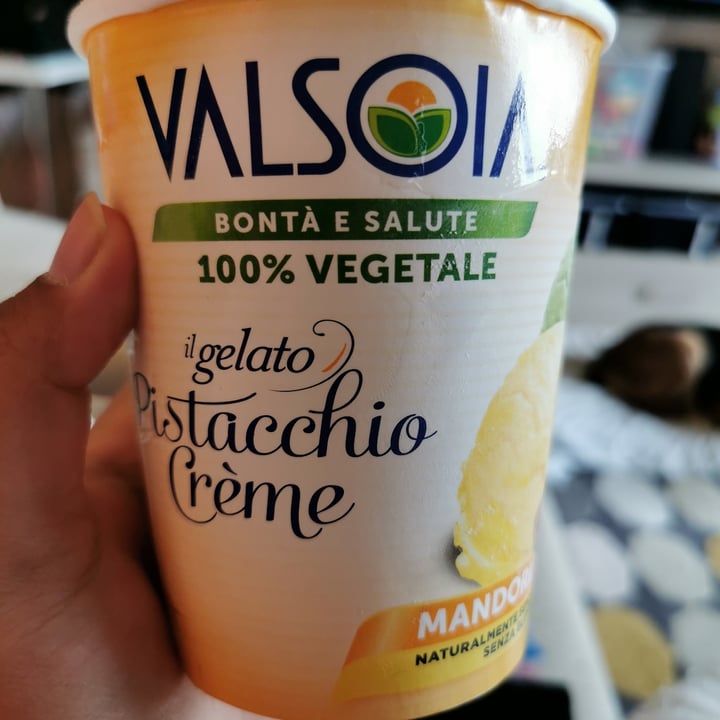 review photo of Valsoia il Gelato al pistachio e crema Mandorla shared by @danyrm84 on 13 Apr 2022 - review
