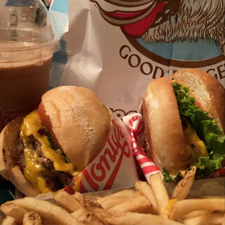 photo of Monty's Good Burger Single Burger shared by @majesticvegan on  07 Jan 2021 - review