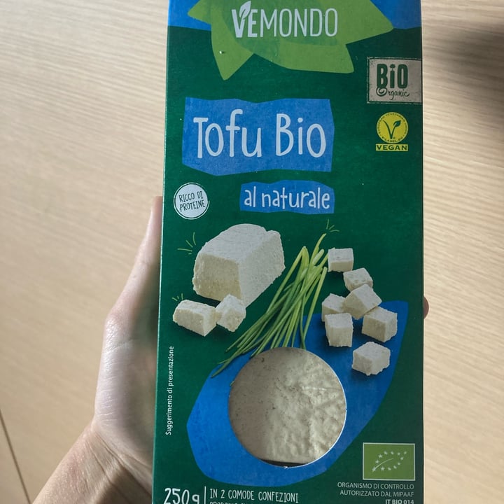 photo of Vemondo Tofu Bio al naturale shared by @veganile on  14 May 2022 - review