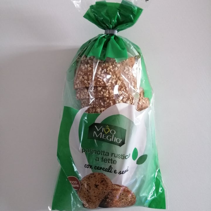 photo of Vivo Meglio Pagnotta rustica a fette con cereali e semi shared by @aliroc92 on  18 Oct 2022 - review