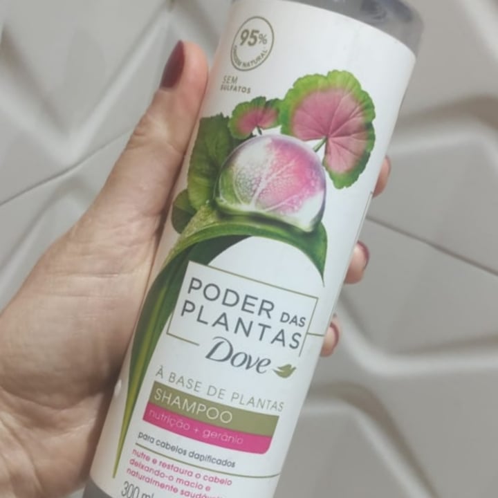photo of Dove Shampoo Poder das Plantas - Nutrição + Gerânio shared by @tafarelgrolli on  06 Oct 2022 - review
