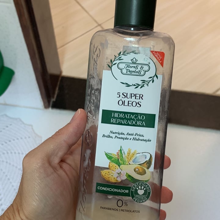 review photo of Flores & Vegetais Condicionador 5 Super Óleos Hidratação Reparadora shared by @marcialeitesantiago on 27 Apr 2022 - review